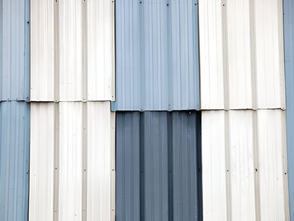 What are the Key Considerations While Choosing Between Vertical and Horizontal Siding?