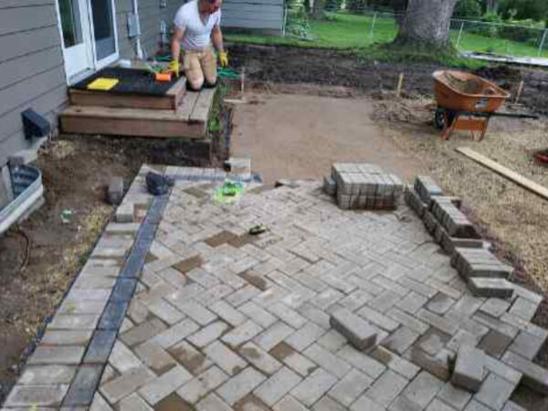 Hiring Paver Contractors Closeby: Guide